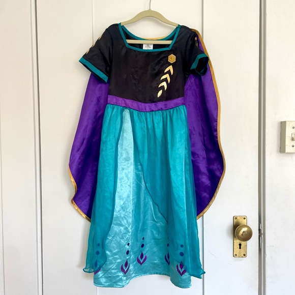 Bundle of 8 princess/Rey dresses, sizes 5 and 6 - read description - Picture 2 of 10
